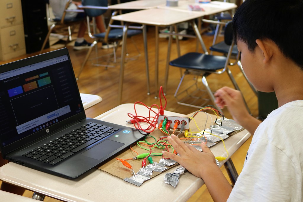 STEM Camper works with basic circuitry 
