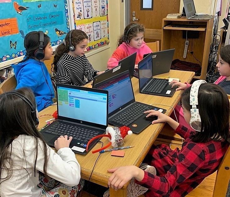 Franklin students participate in Hour of Code actvities