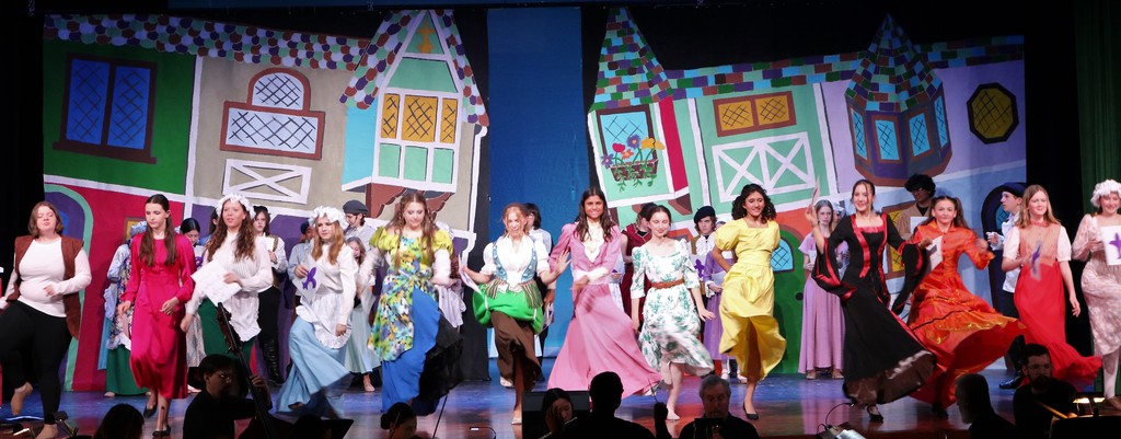 Scene from Edison's live performance of "Cinderella, the Musical"